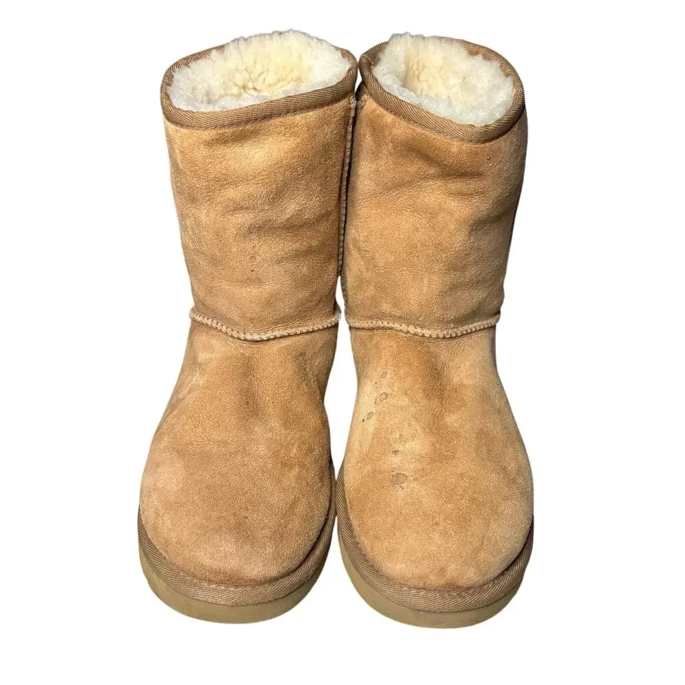 UGG Classic Short Shearling Winter Boots Chestnut Tan Size 9